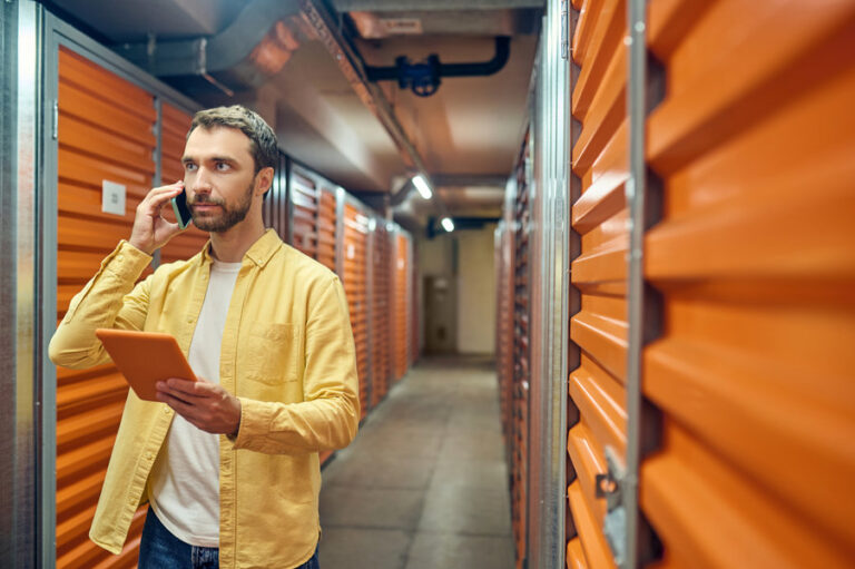 Czym naprawdę jest self storage i jakie potrzeby zaspokaja?